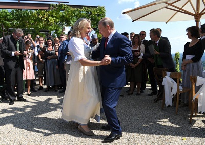 Đám cưới bộ trưởng ngoại giao Áo Karin Kneissl và Putin